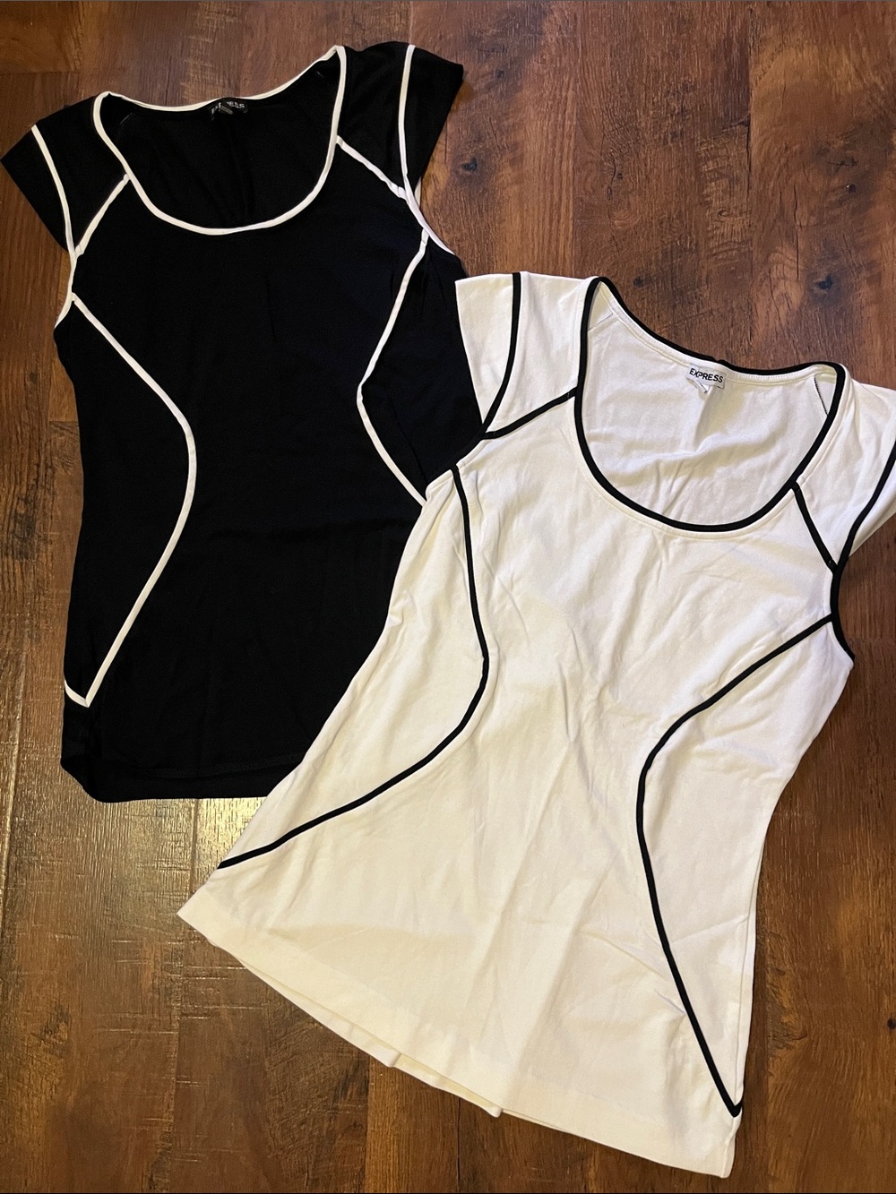 2 Express Women's Contrast Piped Scoop Neck Modal Cotton Blend Tops